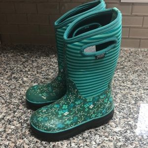 Girls BOGS winter boots size 13